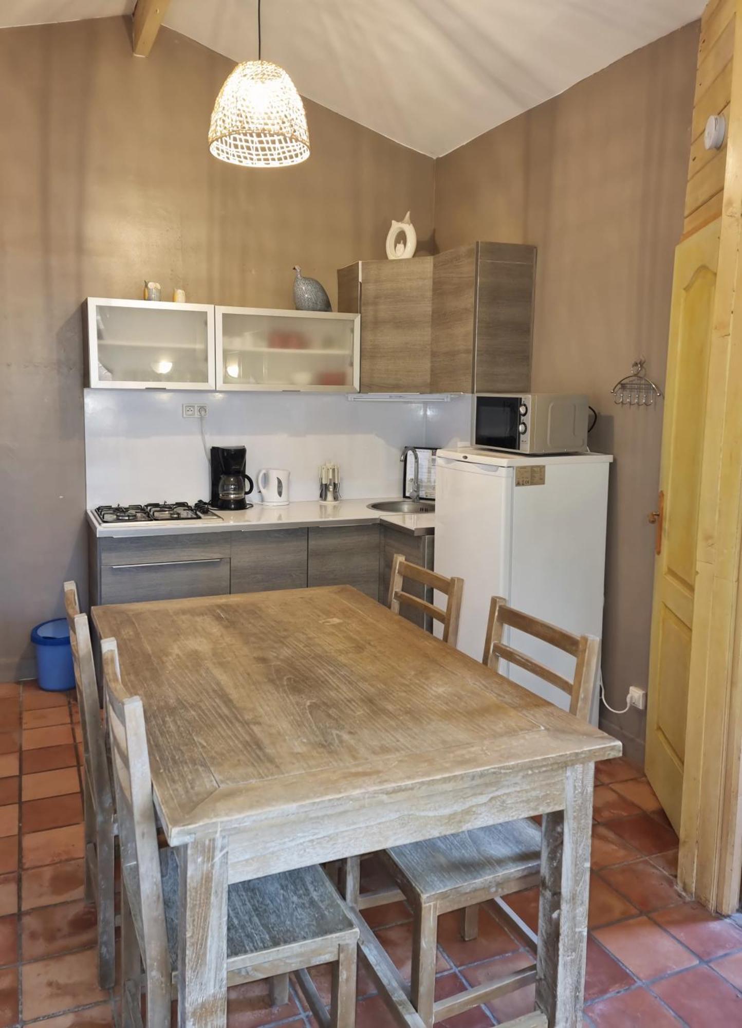 Apartamento Pousterle De Sabran - Piscine & Hammam Habitación foto