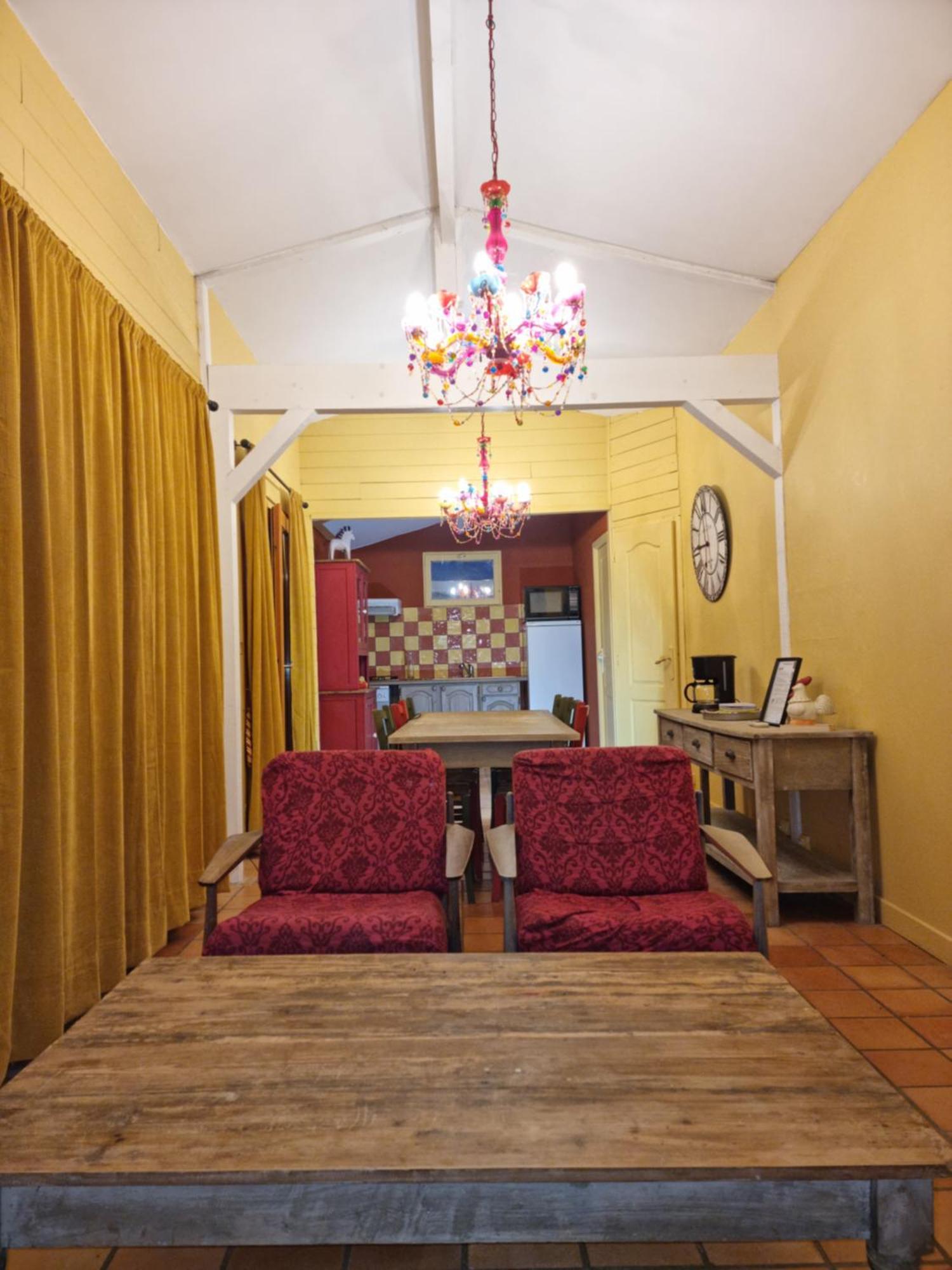 Apartamento Pousterle De Sabran - Piscine & Hammam Habitación foto